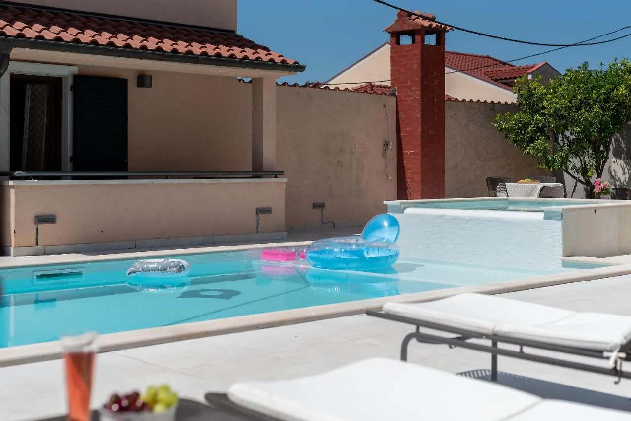 Apartment Villa Lavandula - Swimming Pool View Trogir 4*,