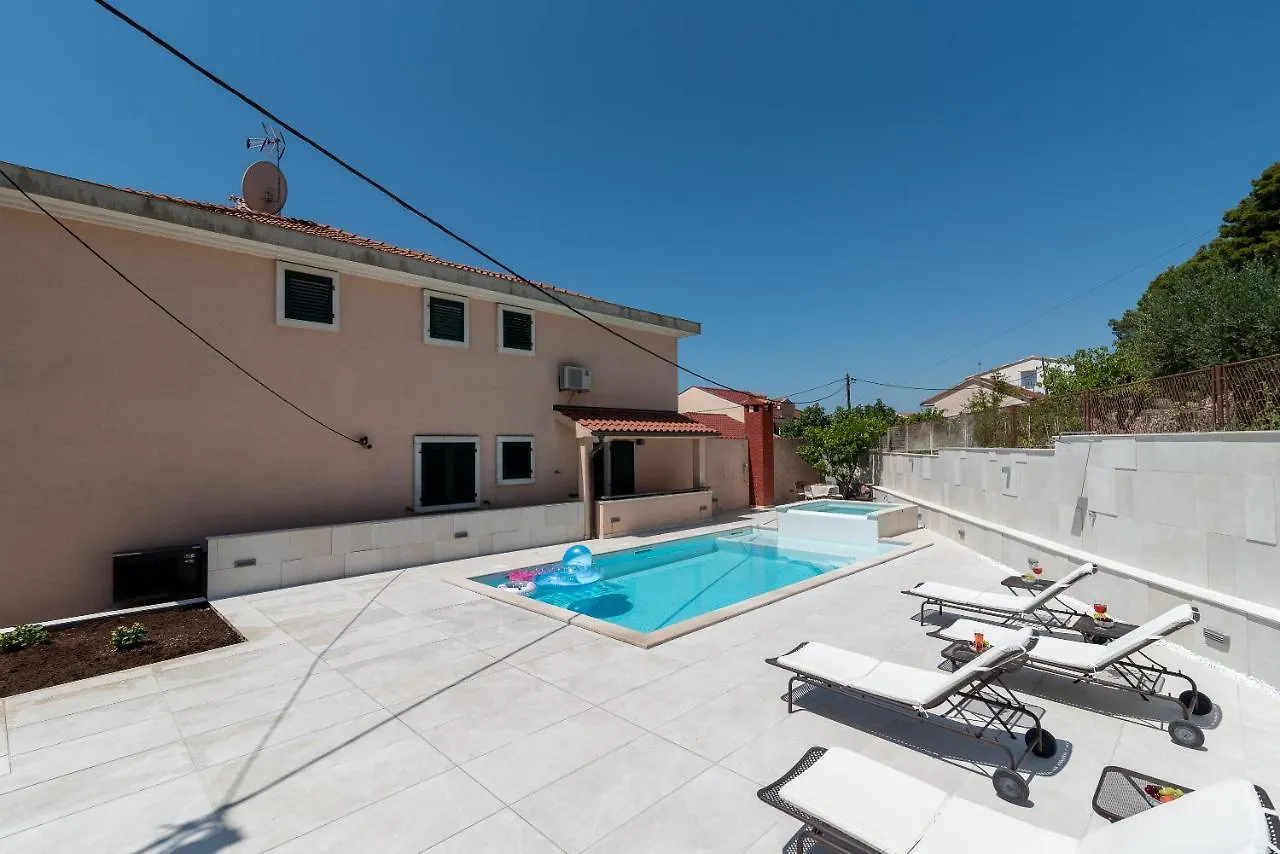Apartment Villa Lavandula - Swimming Pool View Trogir