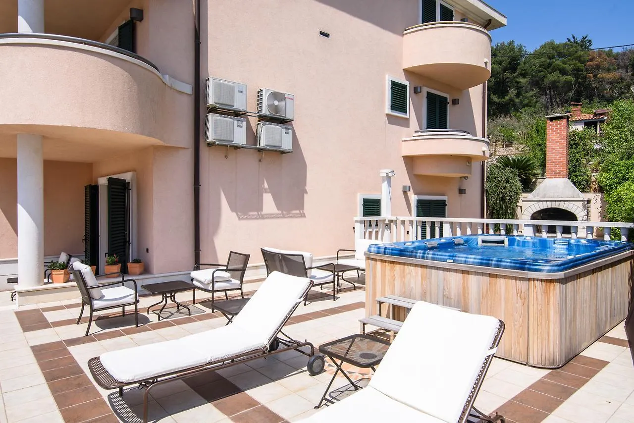 Apartment Villa Lavandula - Swimming Pool View Trogir Vendégház