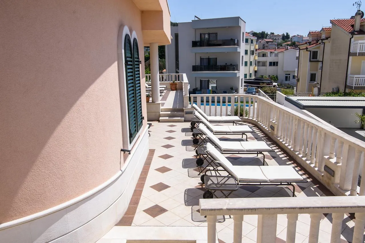 Apartment Villa Lavandula - Swimming Pool View Trogir Horvátország